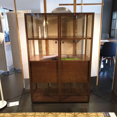 Piure_Vitrine_Mesh_chestnut_parasolglas_Lukaszewitz_Reutlingen