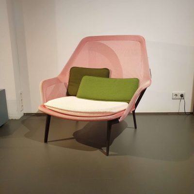 Vitra_Sessel_Slow Chair_rosa_grün_Lukaszewitz_Reutlingen